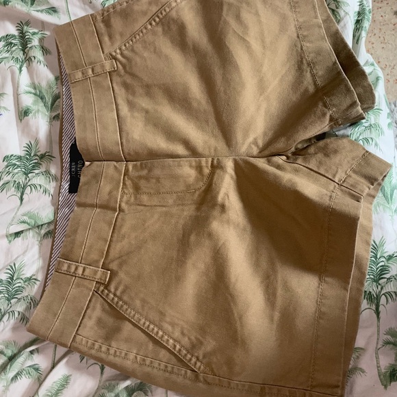 J. Crew Women’s Chino Shorts - Picture 2 of 4